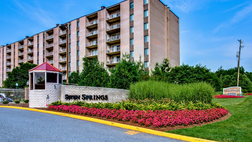 Spring commercial landscaping services including edging and bed maintenance